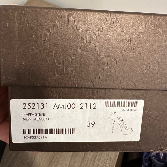 Gucci gorgeous brown peep toe pumps. Size 39. Bought at the Gucci store in LI,NY - Picture 6 of 6